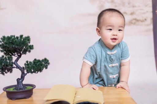 邵阳县宝宝爱吐奶是什么原因